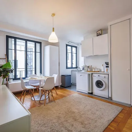 Apartment 2 Pieces Avec Terrasse Ensoleillee A Deux Pas Du Bois-de-boulogne Et Rolland Garros *